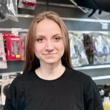 Emilie Gaillet Lernende Motorradmechanikerin