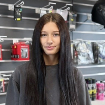Saphira Brand Lernende Motorradmechanikerin